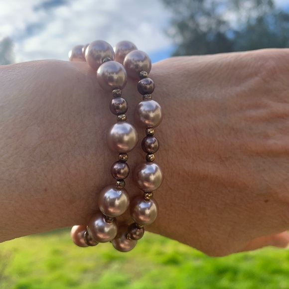 RMN Jewelry - Vintage RMN elastic two strand pearls in mocha:cream,gold hardware,HP25x2